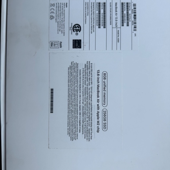 Apple MacBook Air 13.6in 256GB M2 (2022) - Picture 4 of 12